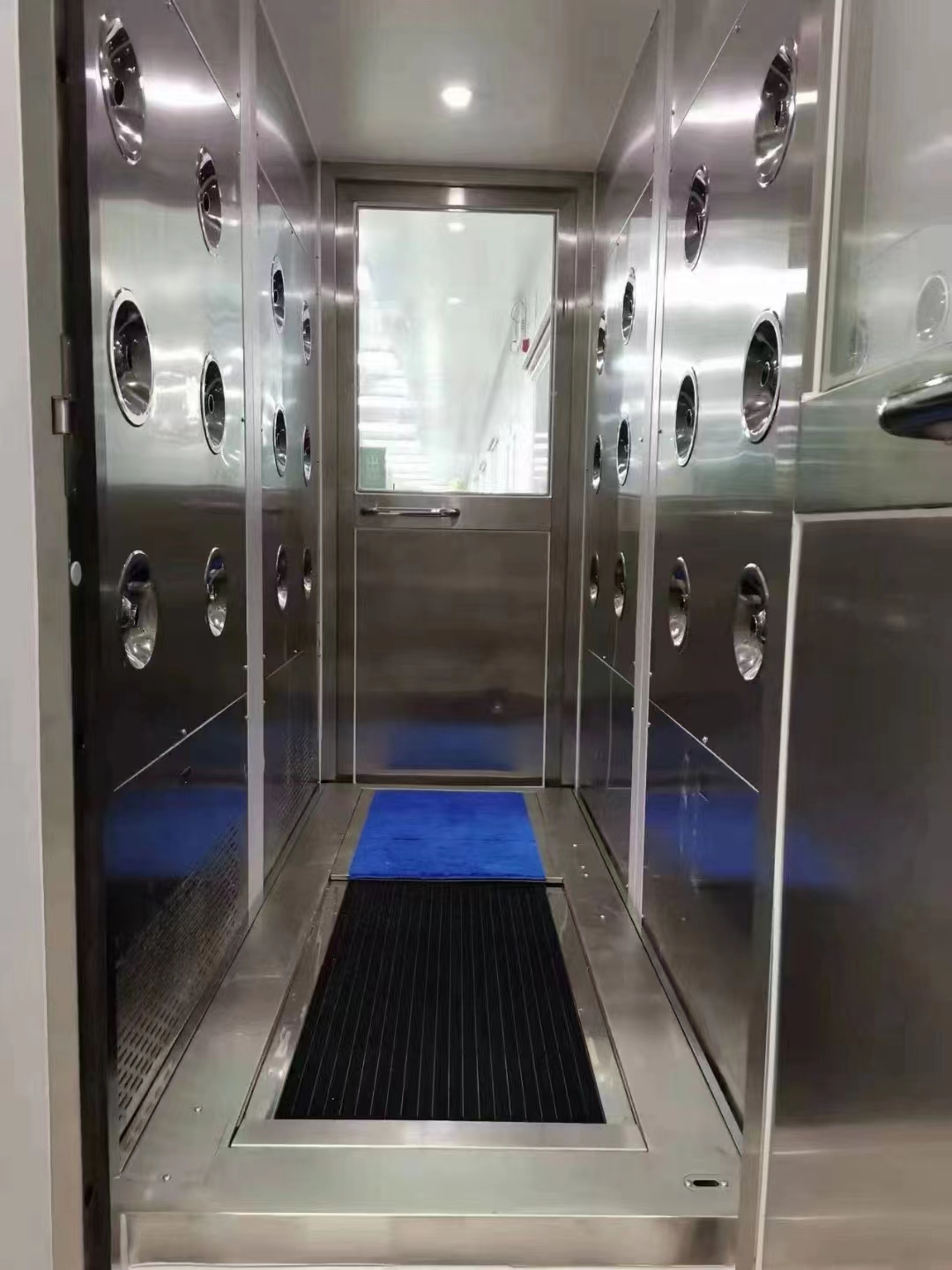 Air shower with sole cleaner1 Custom Air shower with shoe sole cleaning machine
