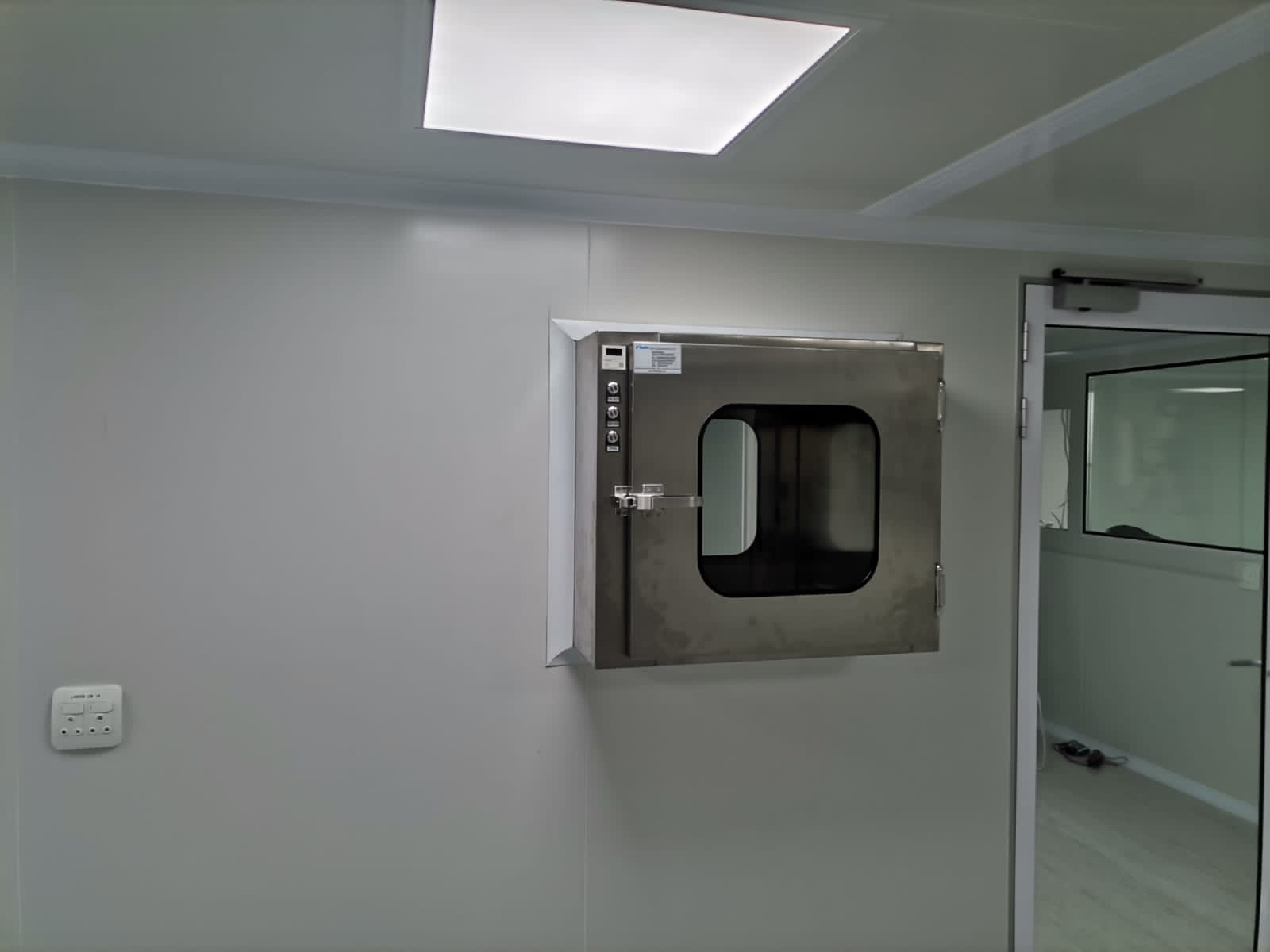 pass box installation