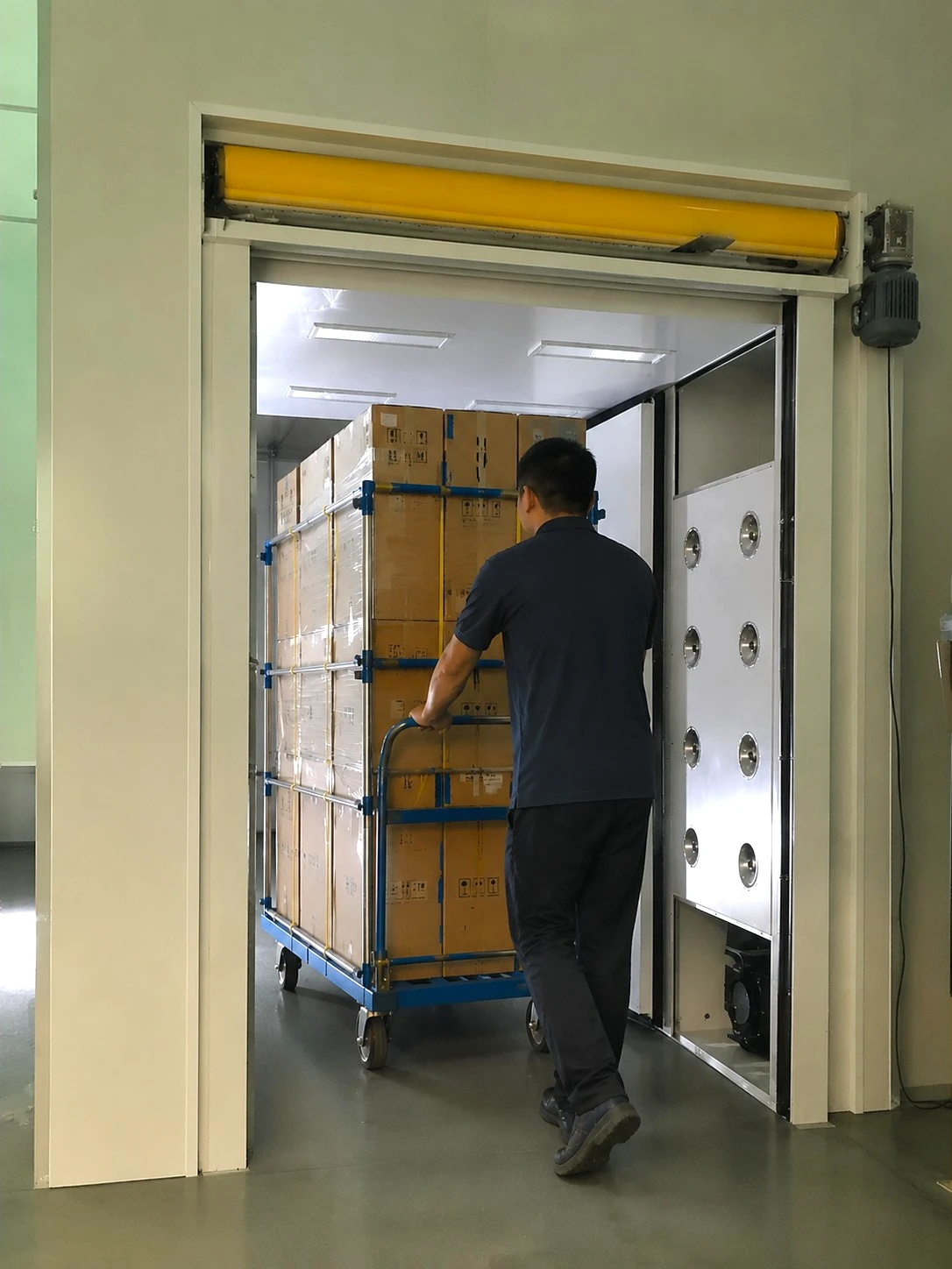 Fast-rolling PVC curtain air shower for warehouses Fast-rolling PVC curtain air shower for warehouses