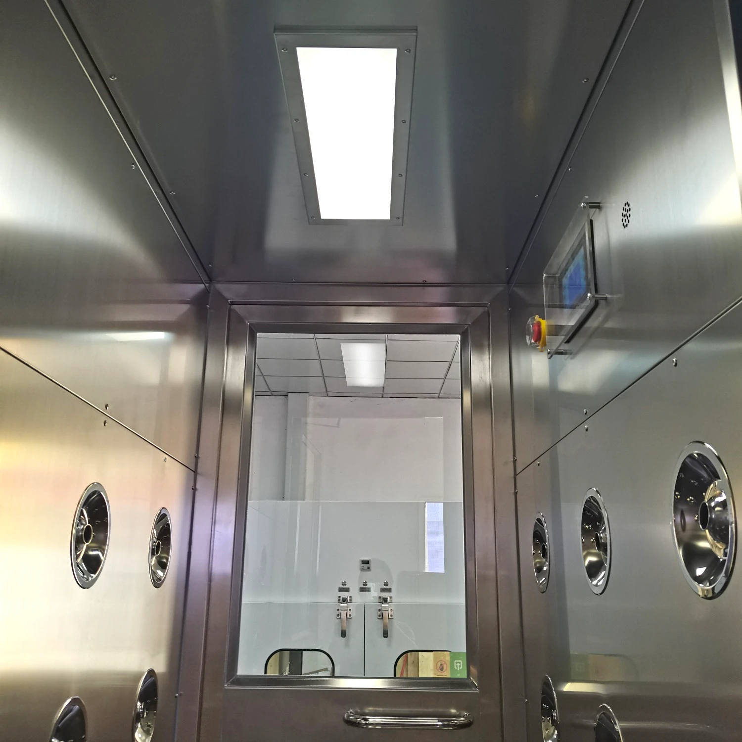 Air-shower-inside Air-shower-inside
