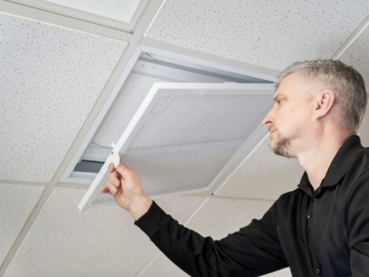 Semiconductor Cleanroom HEPA Filter Replacement