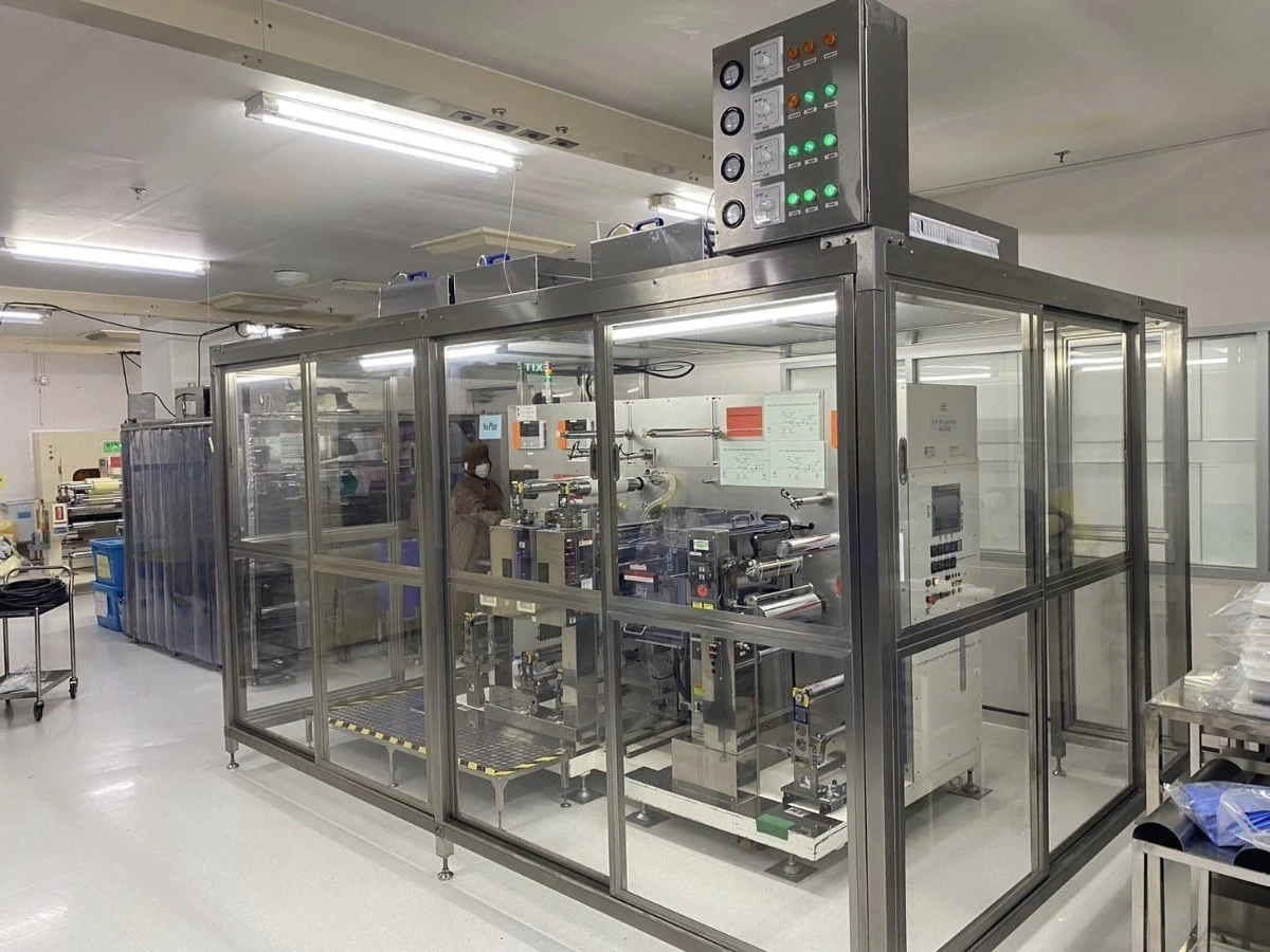 Hard Wall Clean Booth Optics & Precision Manufacturing Hard Wall Clean Booth Optics & Precision Manufacturing