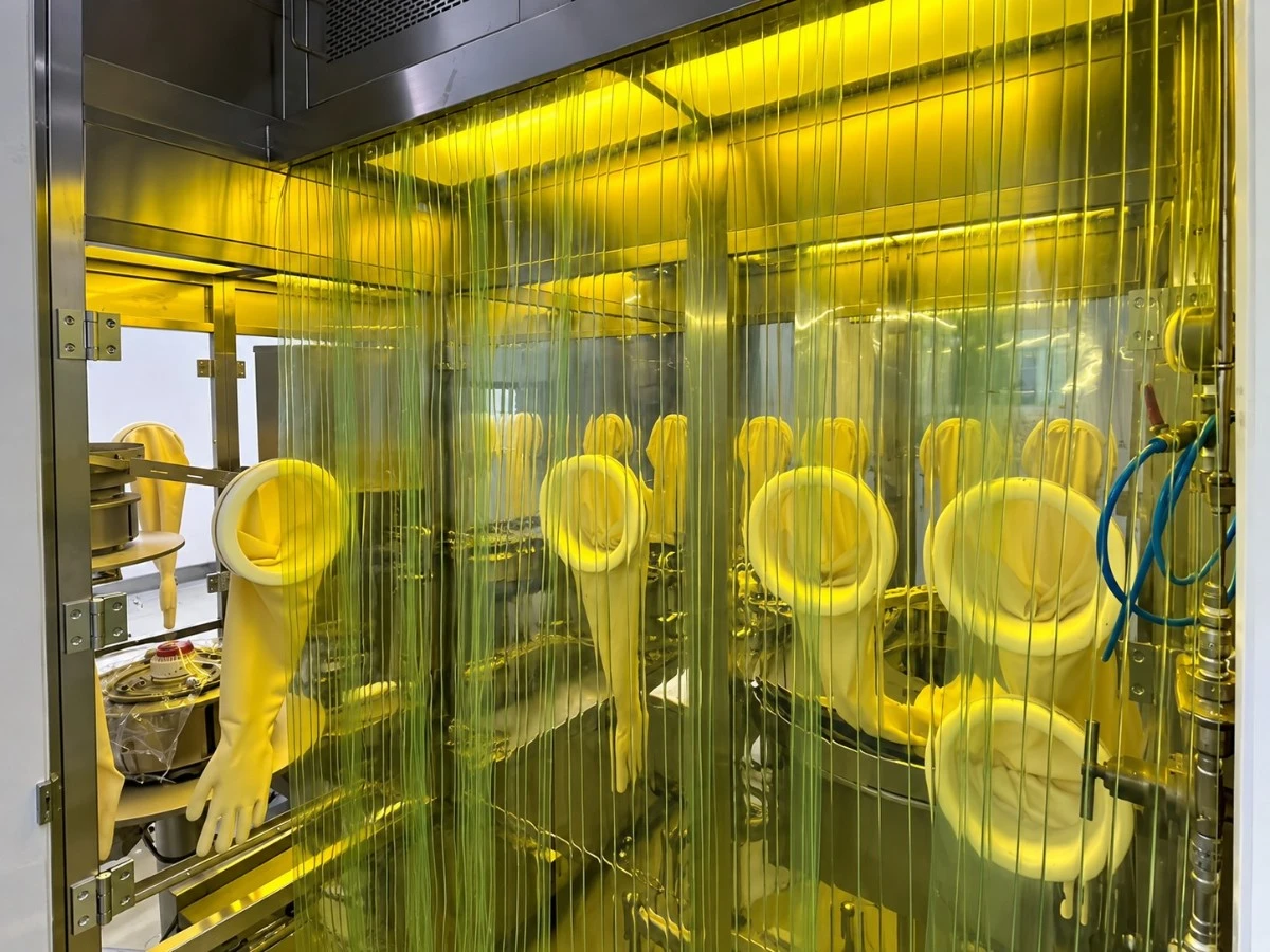 Flair custom cleanroom equipment manufacturer